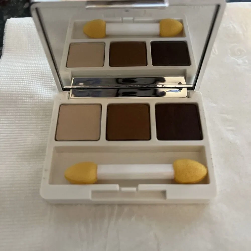 Clinique  All About Shadow Trio~2P Mink~43 Golden Brown ~2E Mushroom